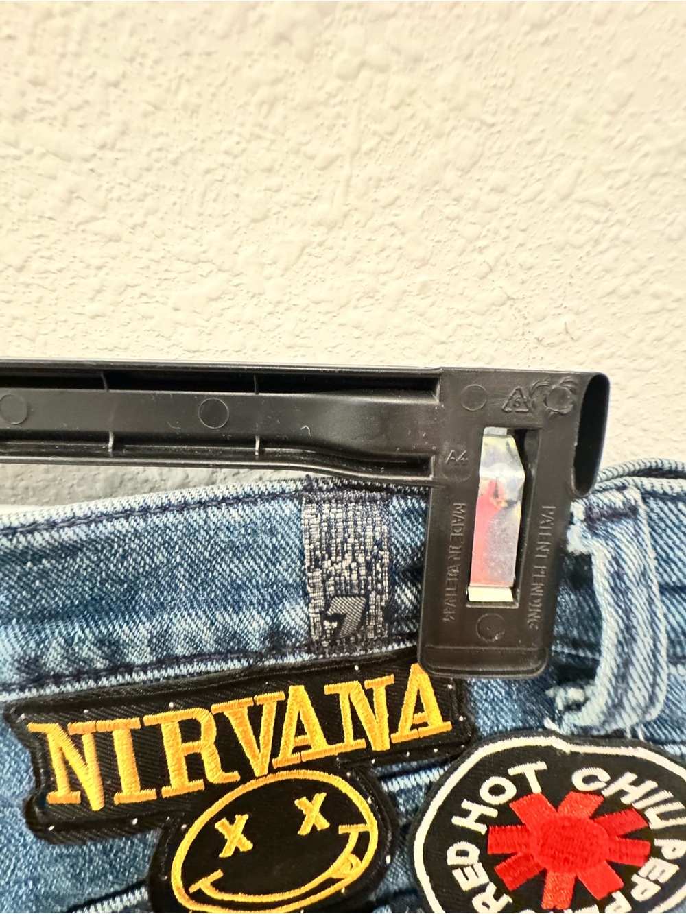 7 For All Mankind Blue High-Waist Flared Women’s Jeans with Custom Patch Detail - Picture 6 of 9